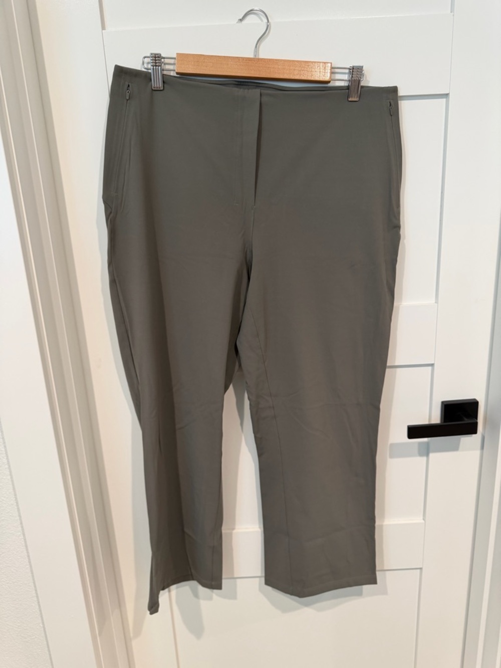 Lululemon Smooth Fit Pull-On Cropped Pant - Sage | Size 14